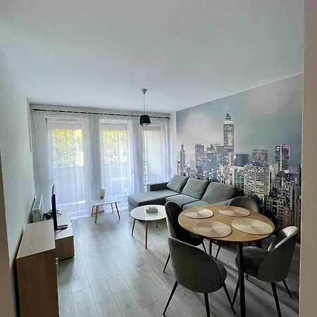 Poolside Apartament *